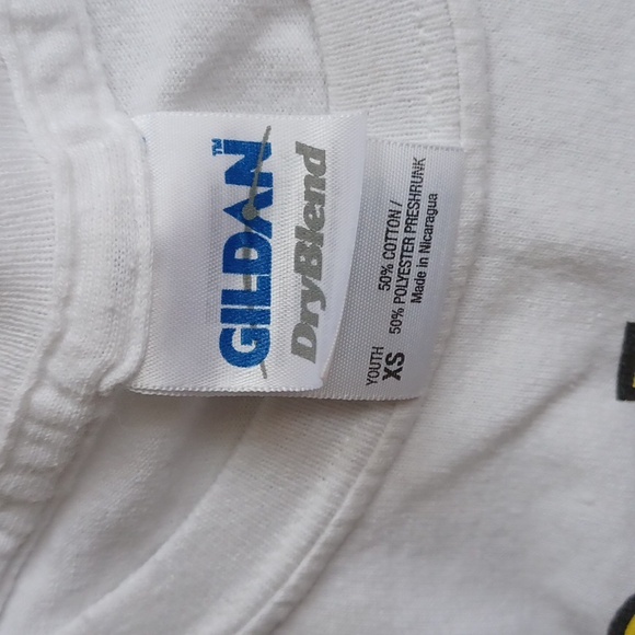 4/$30 White Wonderland Tee - Size XS (Youth) - Picture 4 of 5